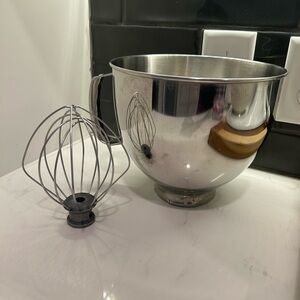 KitchenAid 5Qt. Stainless Steel Mixing Bowl and whisk